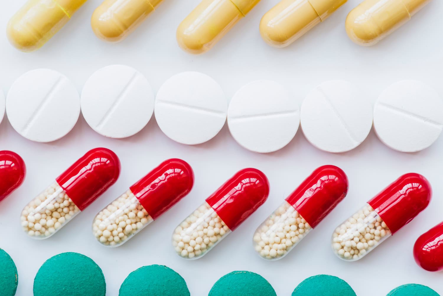 capsule de diferite culori 